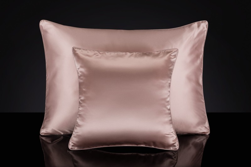 Malbery Jedwabna Poszewka 70/80 na Poduszkę - wzór: Powdery Pink 